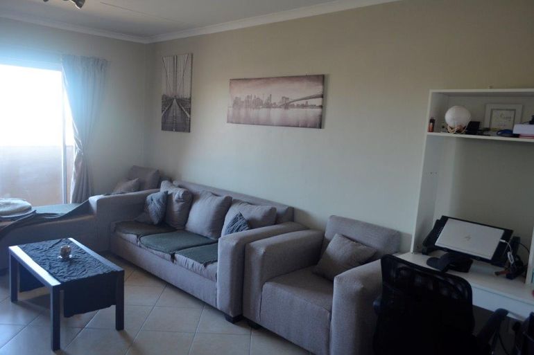 2 Bedroom Apartment / Flat For Sale in Monavoni, Centurion