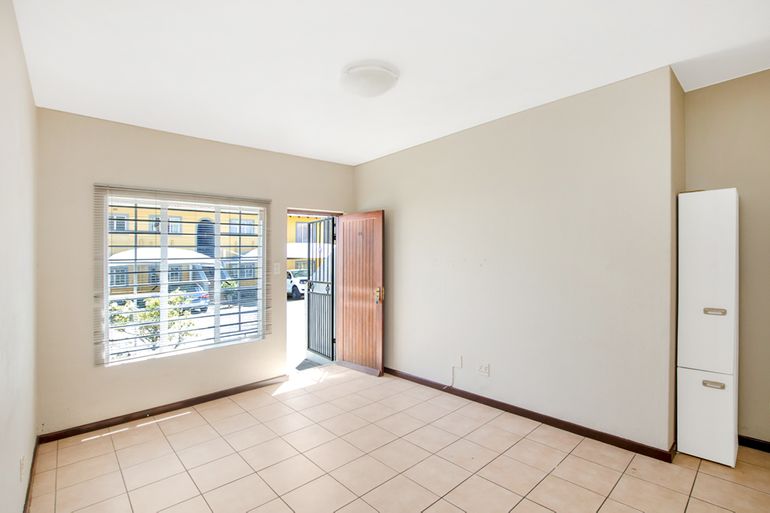 1 Bedroom Apartment / Flat For Sale in Ferndale, Randburg