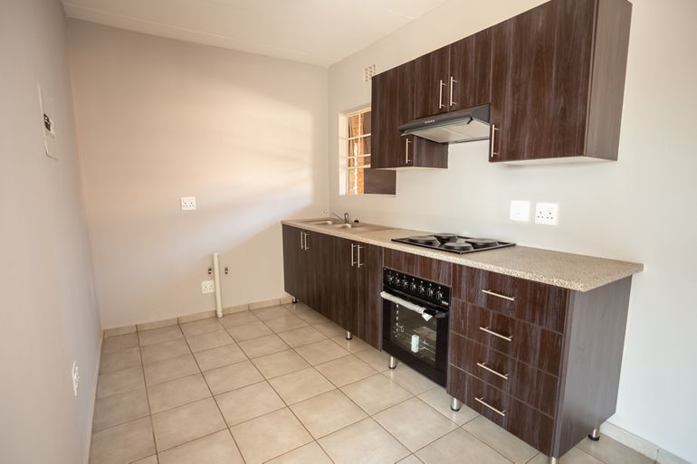 1 Bedroom Apartment / Flat For Sale in Crystal Park, Benoni - R379,000
