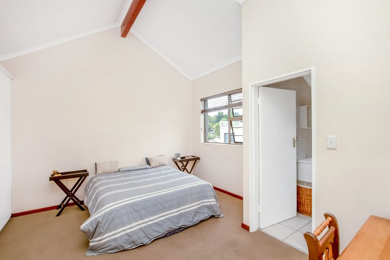 3 Bedroom Apartment / Flat For Sale in Paulshof, Sandton - R1,149,000