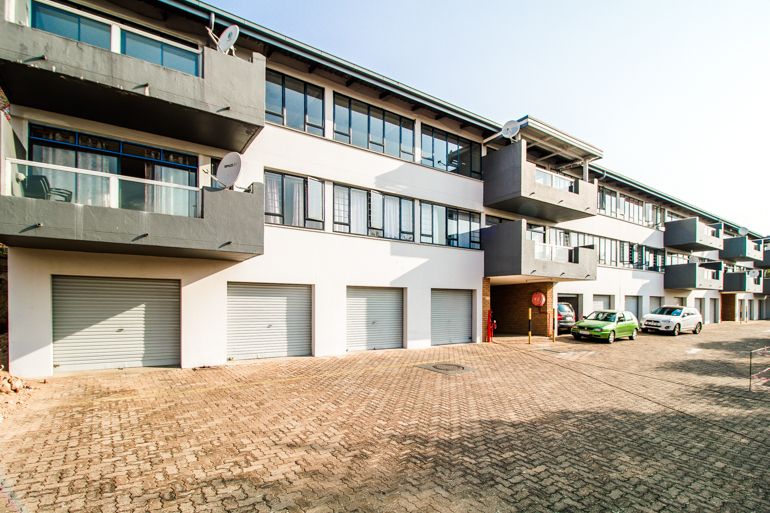 3 Bedroom Apartment / Flat For Sale in La Montagne, Pretoria