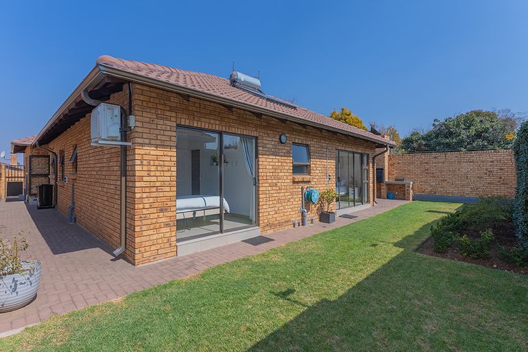 3 Bedroom House For Sale in New Redruth, Alberton - R2,400,000