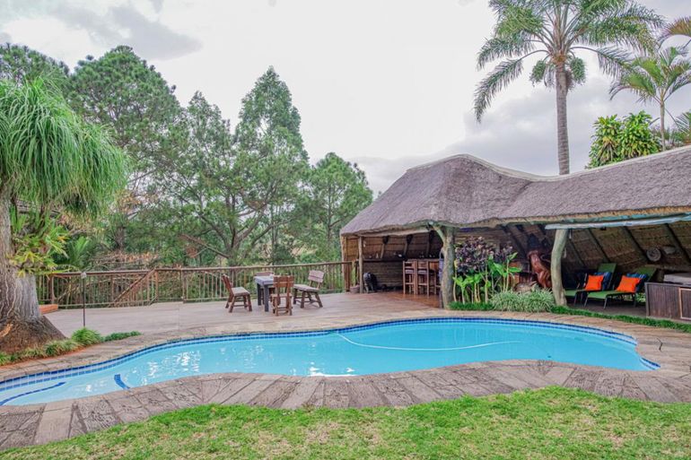 4 bedroom house for sale in waterfall, kloof - r3,200,000