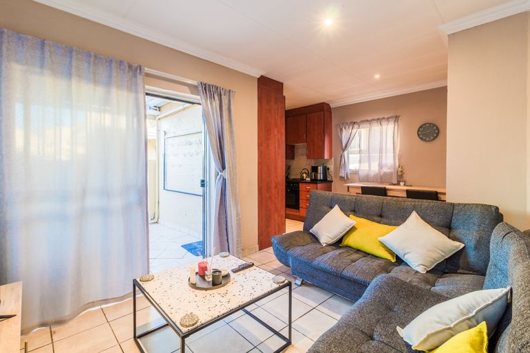 1 Bedroom Townhouse For Sale in La Montagne, Pretoria - R670,000