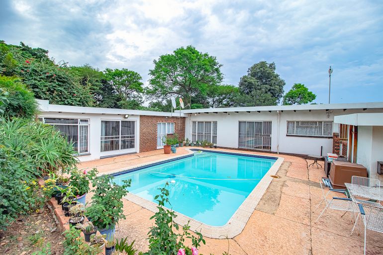 4 Bedroom House For Sale in Constantia Park, Pretoria