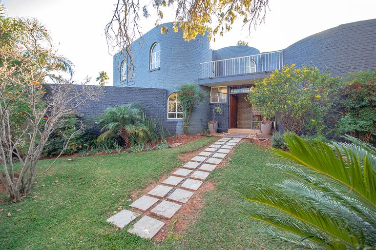 5 Bedroom House For Sale in Wingate Park, Pretoria
