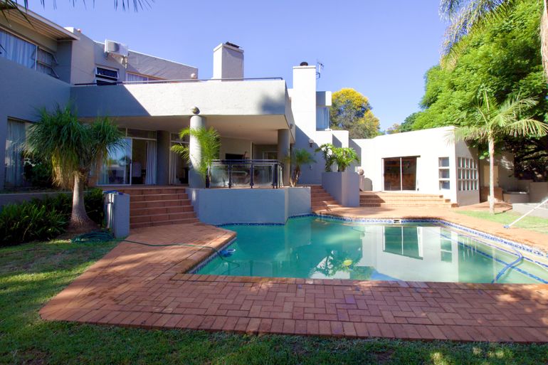 5 Bedroom House For Sale in Waterkloof Heights, Pretoria - R3,950,000