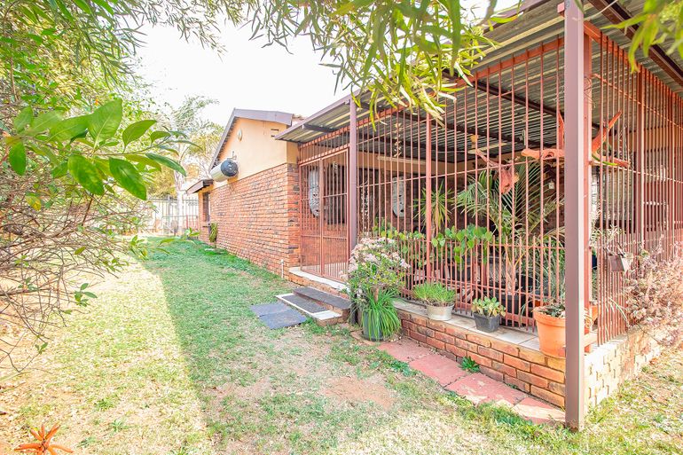 3 Bedroom House For Sale in Claremont, Pretoria
