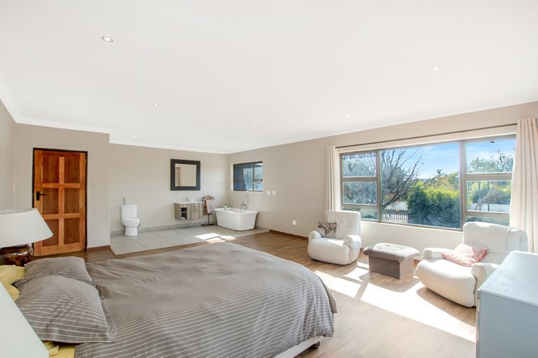 6 Bedroom House For Sale in Eldorado Ah, Krugersdorp - R2,799,000