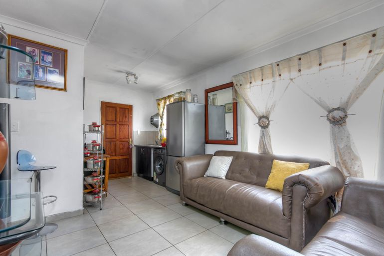 2 Bedroom House For Sale in Braamfischerville, Soweto - R749,995