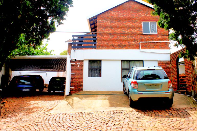 3 Bedroom House For Sale in Naturena, Johannesburg - R1,800,000