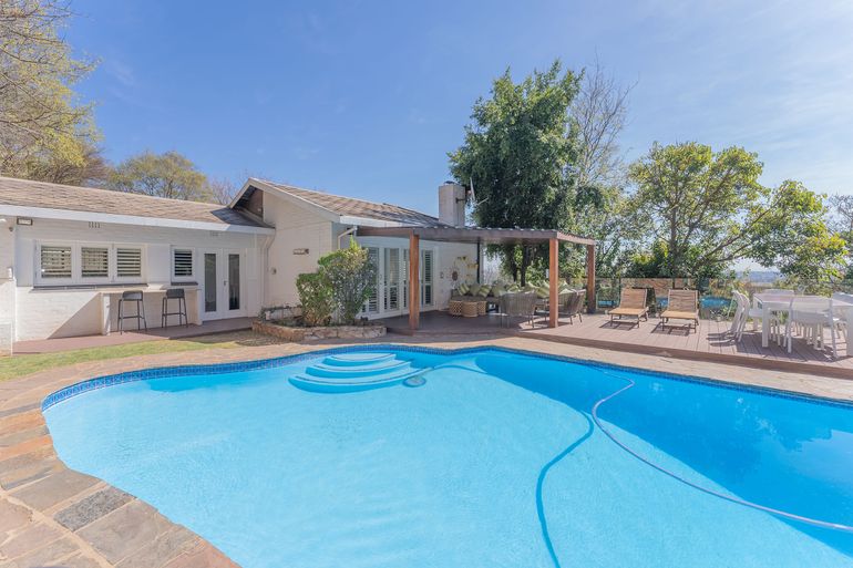 3 Bedroom House For Sale in Mountain View, Johannesburg - R2,900,000