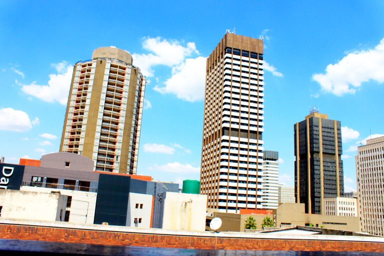 1 Bedroom Apartment / Flat For Sale in Braamfontein, Johannesburg - R320,000