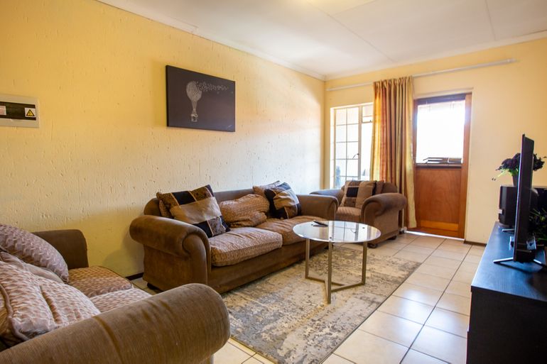 2 Bedroom Apartment / Flat For Sale in Comet, Boksburg - R520,000