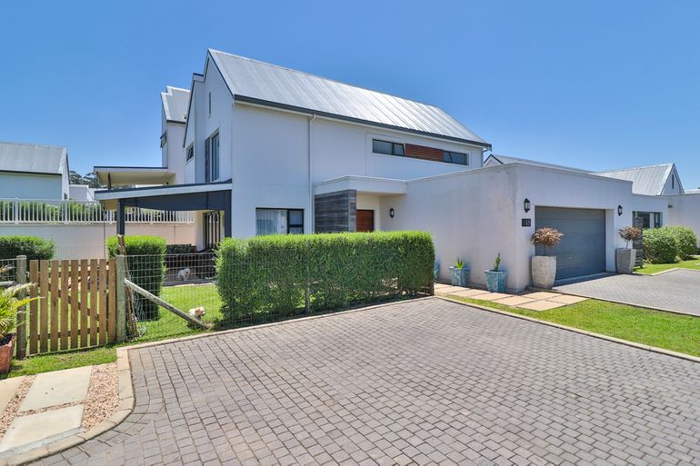 3 bedroom house for sale in gillitts, kloof - r2,990,000