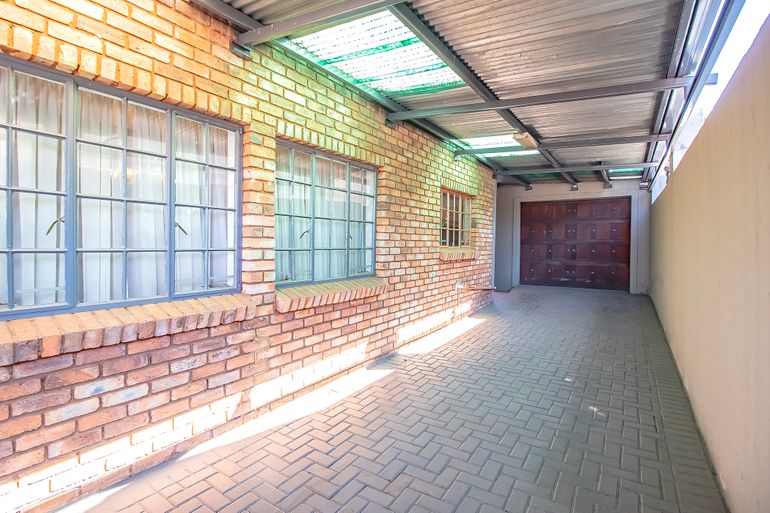 3 Bedroom House For Sale in Atteridgeville, Pretoria - R970,000