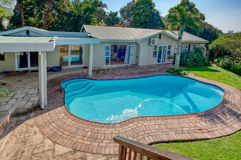 4 bedroom house for sale in padfield park, pinetown - r1,950,000