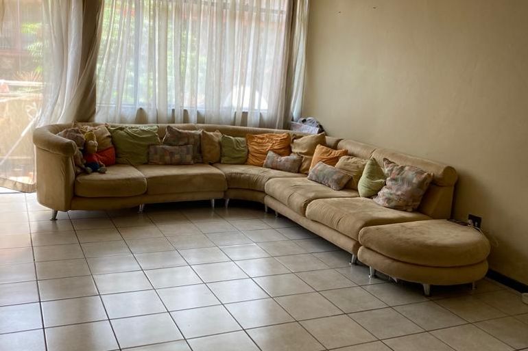 2 Bedroom Apartment / Flat For Sale in Sunnyside, Pretoria - R500,000