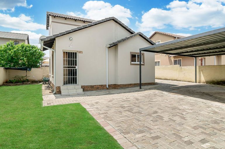 3 Bedroom House For Sale in Blue Hills, Midrand - R1,130,000