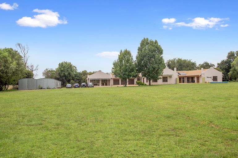 Farm For Sale in Glen Austin Ah Ext 1, Midrand