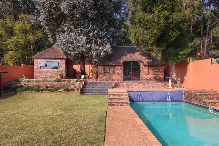 3 Bedroom House For Sale in Kensington, Johannesburg - R1,505,000