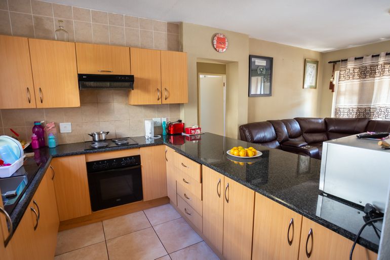 2 Bedroom Apartment / Flat For Sale in Jansen Park, Boksburg - R670,000