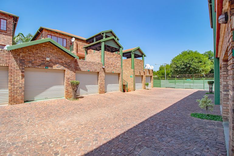3 Bedroom Apartment / Flat For Sale in Moregloed, Pretoria - R950,000