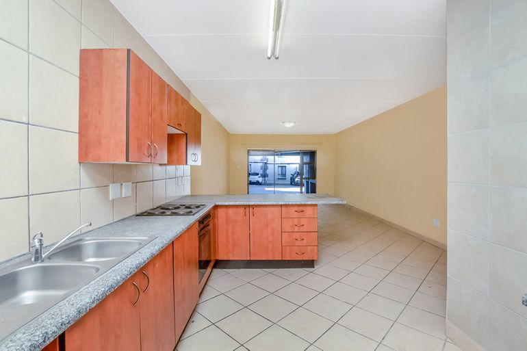 2 Bedroom Apartment / Flat For Sale in North Riding, Randburg