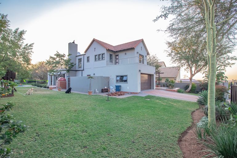 4 Bedroom House For Sale in Pebble Rock, City Of Tshwane Nu - R3,450,000