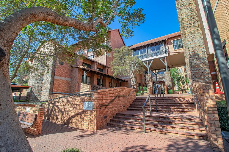 2 Bedroom Apartment / Flat For Sale in Newlands, Pretoria - R1,050,000