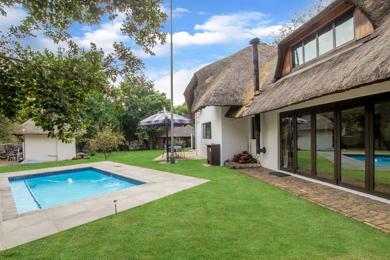 4 Bedroom House For Sale in Sunninghill, Sandton - R3,490,000
