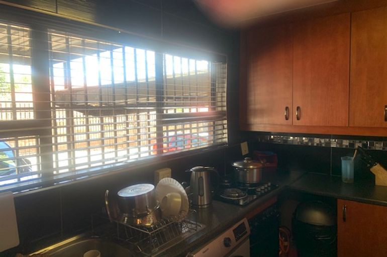 2 Bedroom Townhouse For Sale in West Turffontein, Johannesburg - R495,000