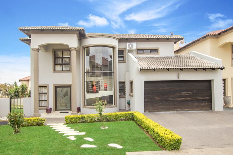5 Bedroom House For Sale in Sagewood, Midrand