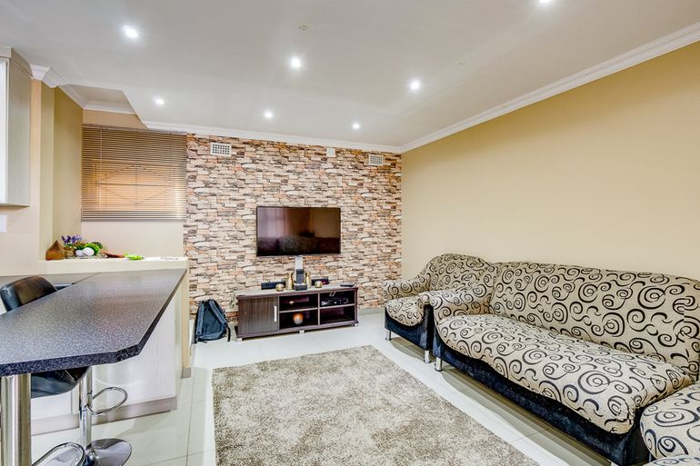 4 Bedroom House For Sale in Bonela, Durban - R1,200,000