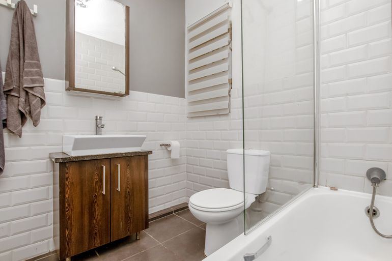 2 Bedroom Apartment / Flat For Sale in Paulshof, Sandton - R999,000