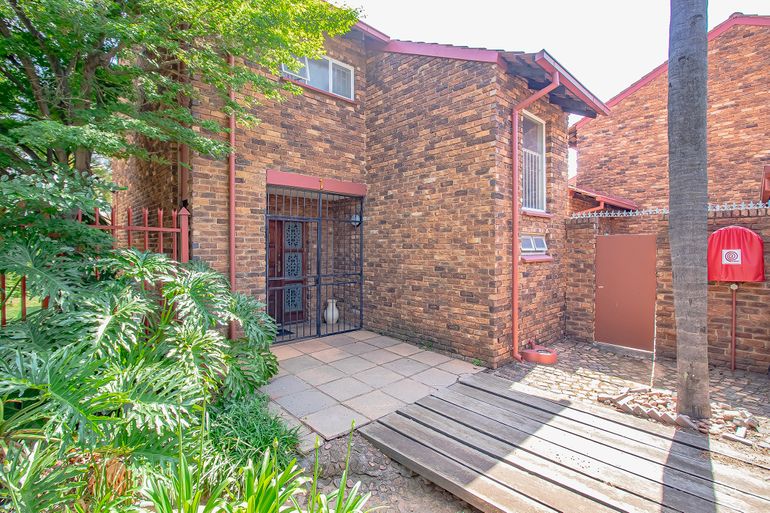 4 Bedroom Townhouse For Sale in Wingate Park, Pretoria