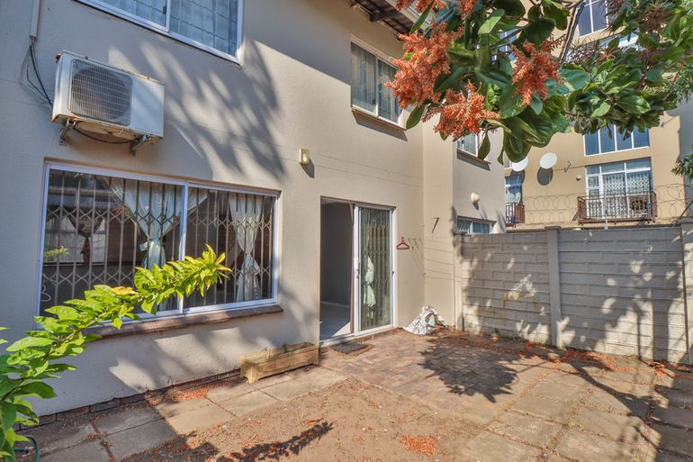 2 Bedroom Apartment / Flat For Sale in Bulwer, Durban - R750,000