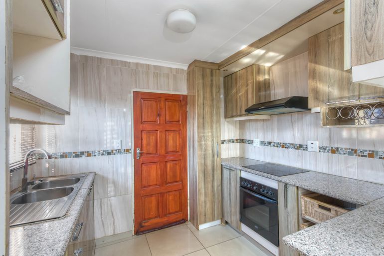 3 Bedroom House For Sale in Braamfischerville, Soweto - R680,000
