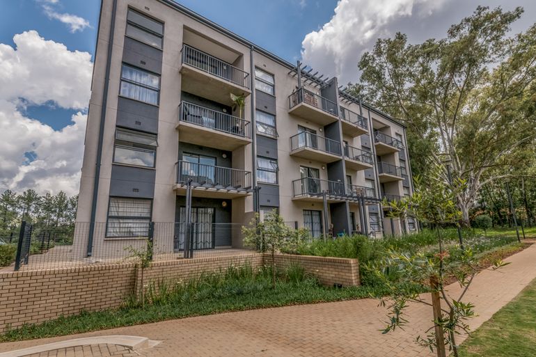 2 Bedroom Apartment / Flat For Sale in Clubview, Centurion - R920,000