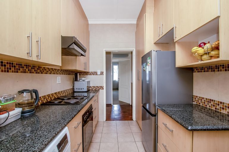 2 Bedroom Apartment / Flat For Sale in Craighall Park, Johannesburg