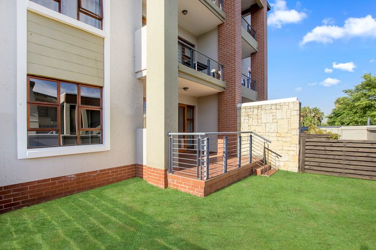 1 Bedroom Apartment / Flat For Sale in Douglasdale, Sandton - R800,000