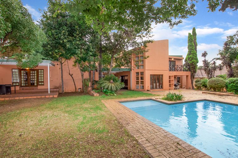4 Bedroom House For Sale in Fairland, Johannesburg - R2,599,000