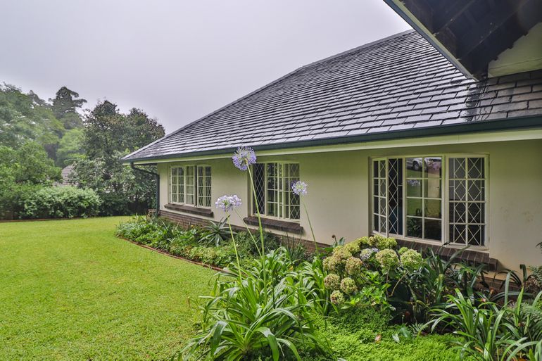 4 bedroom house for sale in hillcrest park, kloof - r2,595,000