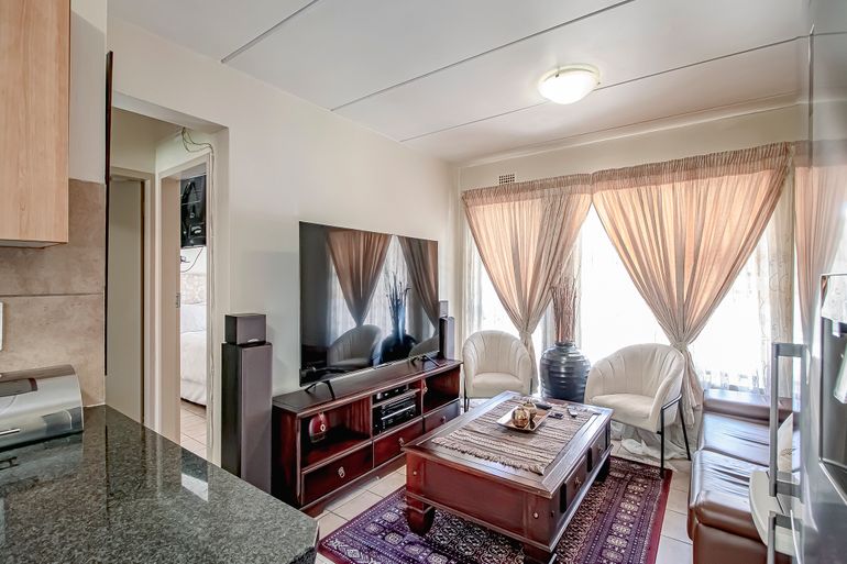 2 Bedroom Apartment / Flat For Sale in Olympus Ah, Pretoria - R850,000